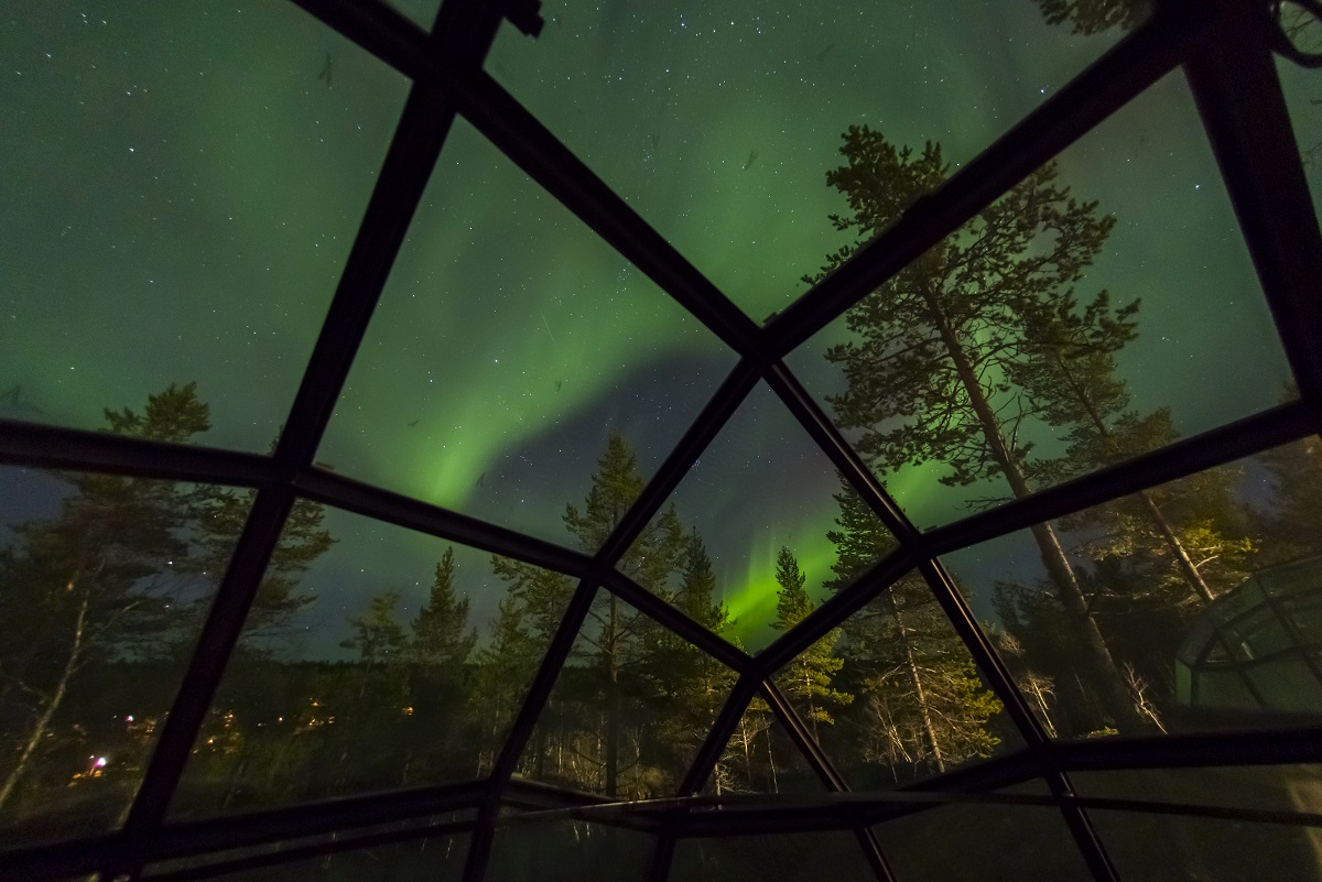 glass-igloo-kakslauttanen